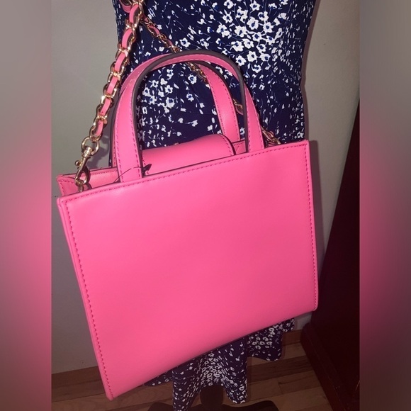 🔥NWT RARE🔥 GUESS Silvana Barbie Pink Quilted Vegan Leather Mini Tote - Picture 7 of 11